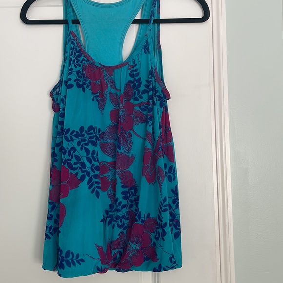 WOMENS medium top - Picture 2 of 3